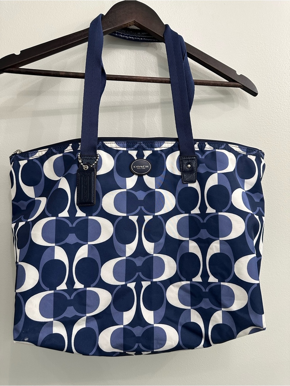 Coach tote bag geometry design